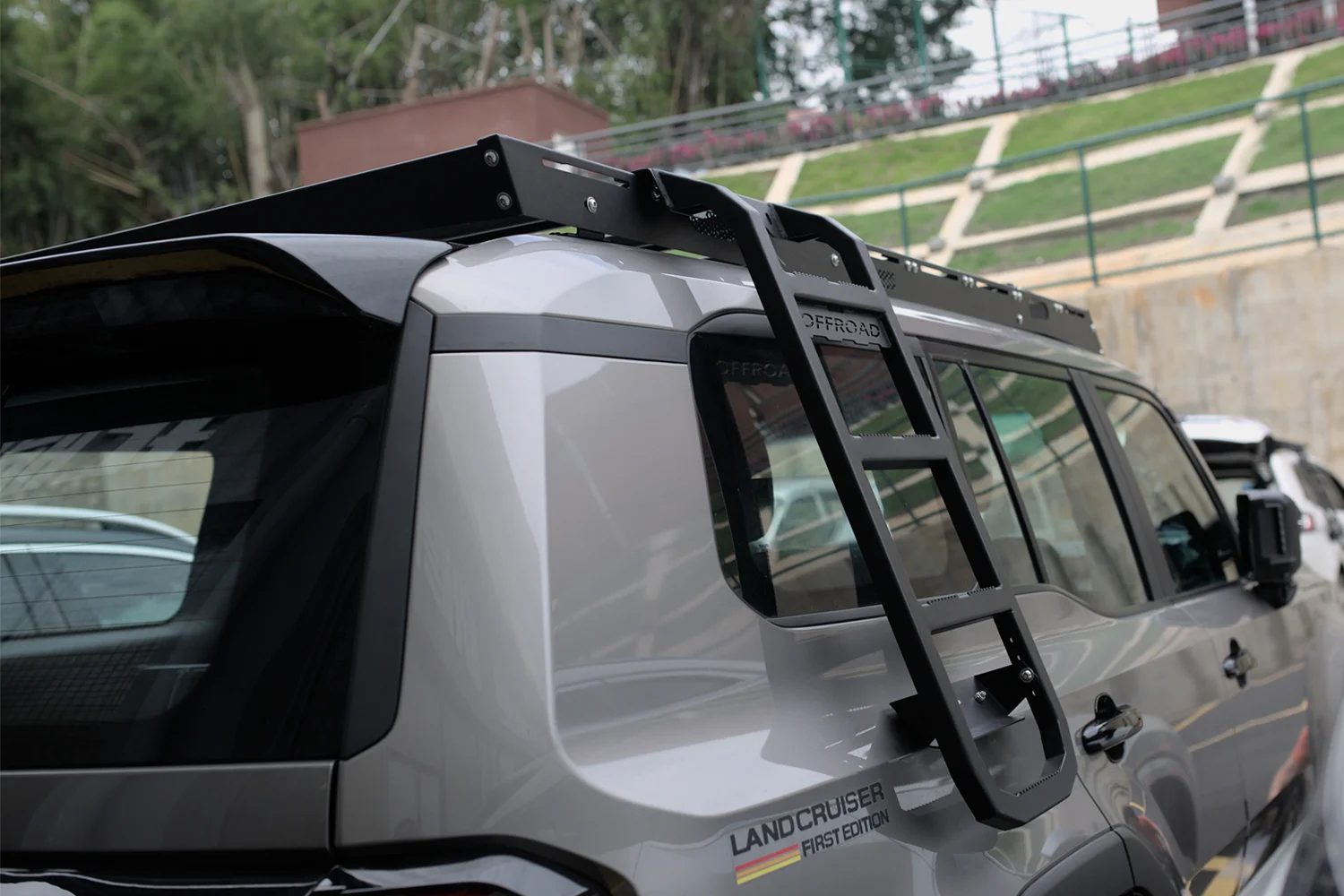 Toyota Prado LC250 side ladder