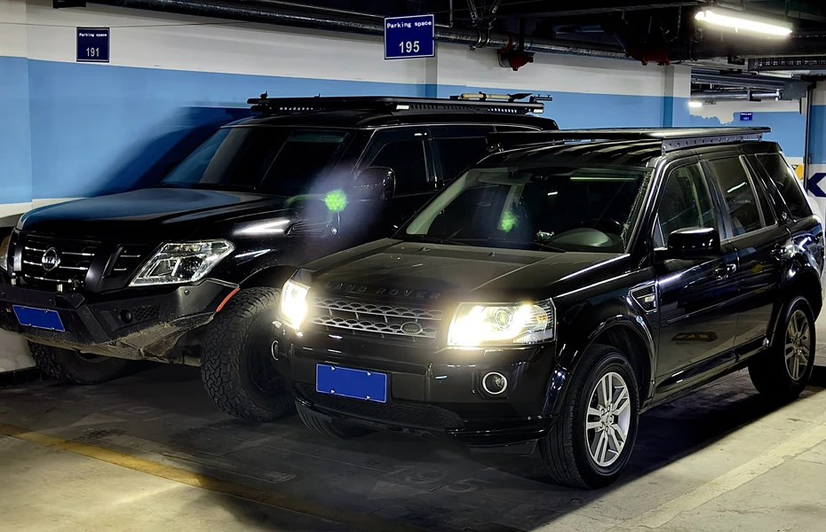 Land Rover and Nissan Patrol roof rack platforms display