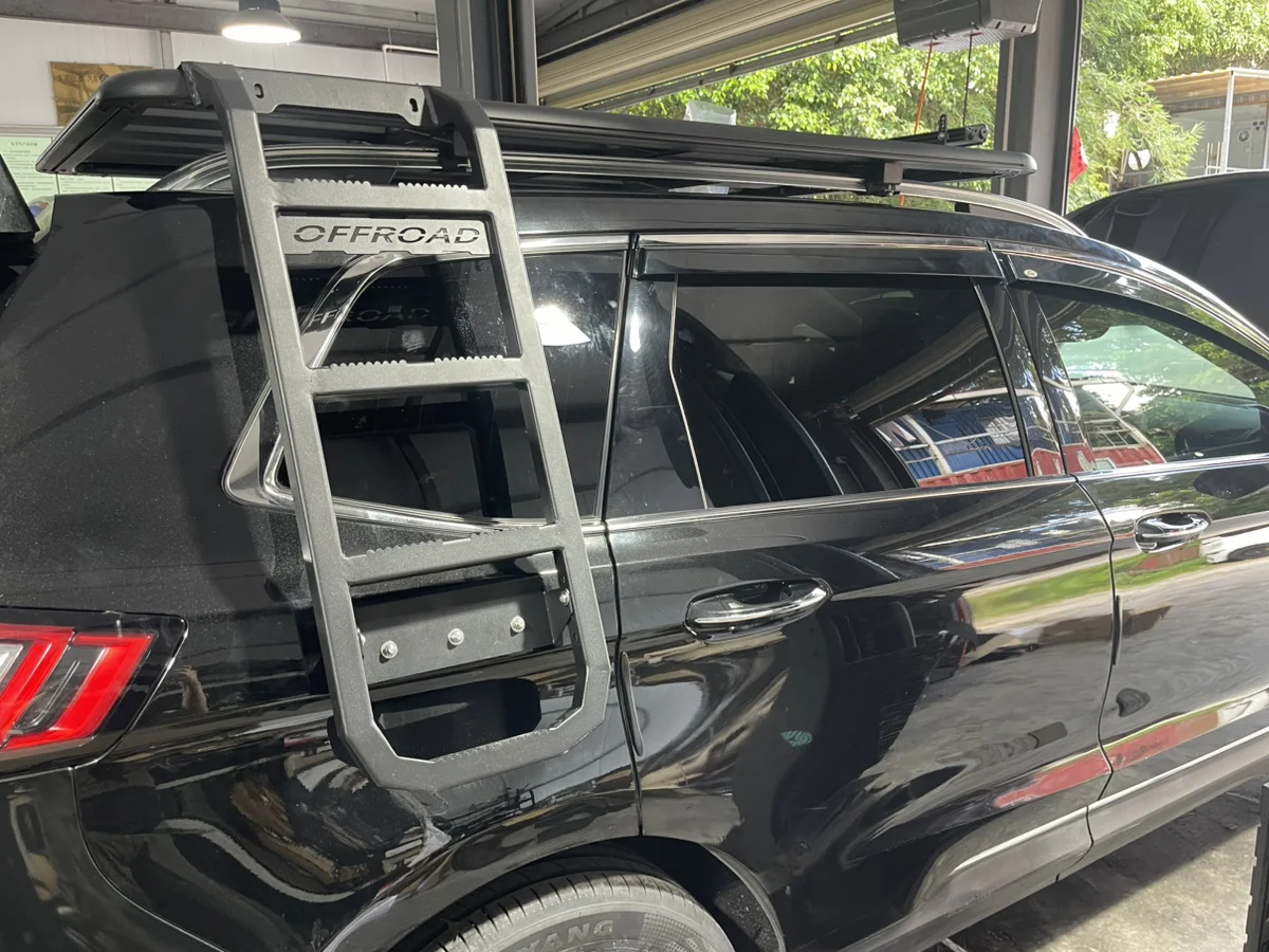 The side ladder of a medium or large SUV