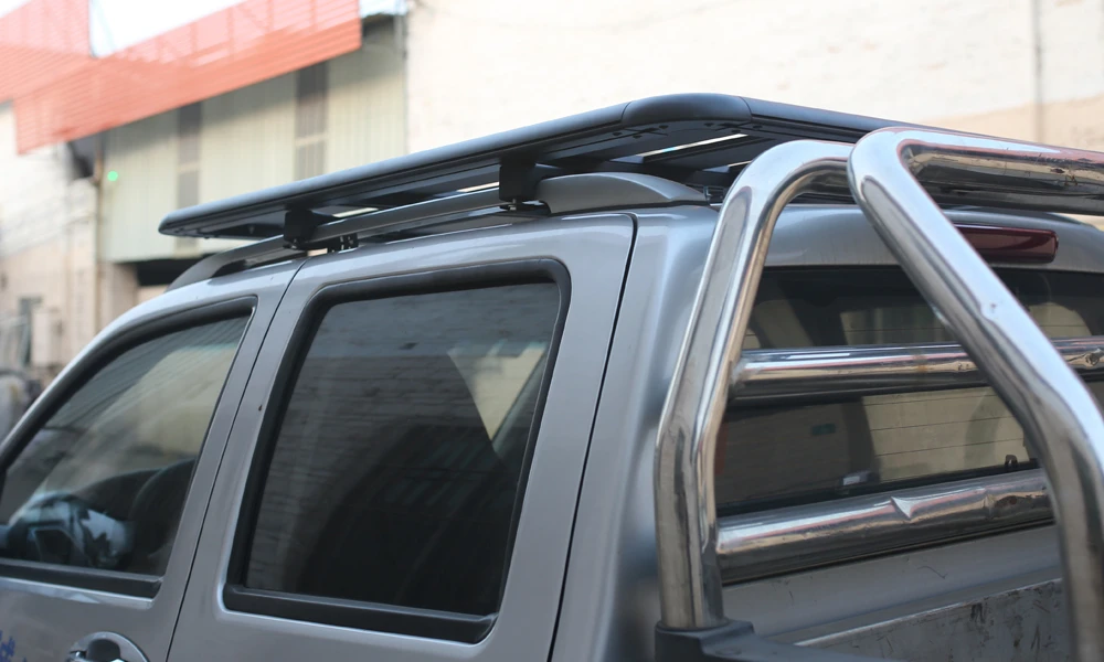The installation method of the pickup truck roof rack with a longitudinal bar on the roof